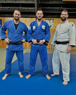 Lukáš Krpálek Instagram - Poslední trénink před zítřejším odletem. 🇦🇪
.
Držte palce!! 🇨🇿🔥
.
#judo #worljudochampionships #abudhabi #czechjudo #roadtoparis2024