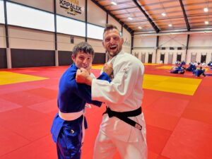 Lukáš Krpálek Instagram - Do přípravy na Paříž se zapojil i @jiriprskavec 🙏🏼🤩🇫🇷🏆
.
#judo #czechjudo #roadtoparis2024 #jiriprskavec