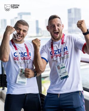 Lukáš Krpálek Instagram - Od Tokia se #olympijskytym @czechjudo rozrostl. 🇨🇿 🙌 Vítej, @renca.zachova.63. ❤️‍🔥 #Paris2024 #jedentym
