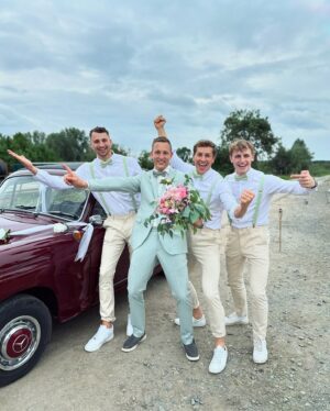 Lukas Sauer Instagram - Ein großer Tag für einen kleinen Bruder 💍 

• • • 

A big day for a little brother 💍 

#wedding #bigbrother #brotherhood💪 #siblinggoals