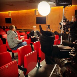 Lukasz Piszczek Instagram - To był sezon pełen nowych wyzwań, momentami zaskakujących sytuacji, ale przede wszystkim świetnych wspomnień :) Dziękuję całej ekipie @viaplaysportpolska za wspólną pracę w sezonie 22/23 i widzom, którzy razem z nami przeżywali zakończony sezon Premier League! 
#domPremierLeague
-----------------------------------
It was a season full of new challenges, sometimes surprising situations, but above all great memories :) Thank you to the entire @viaplaysportpolska team for working together in the 22/23 season and to the viewers who experienced this Premier League season with us!