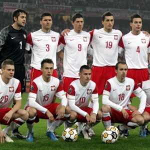 Lukasz Piszczek Instagram - W reprezentacyjnej karierze miałem okazję rozegrać jeden mecz 17 listopada. To było dokładnie 13 lat temu - spotkanie z Wybrzeżem Kości Słoniowej. 🇨🇮 Wygraliśmy wtedy 3:1. Trzymam kciuki za podobny wynik dzisiaj! 🇵🇱⚽