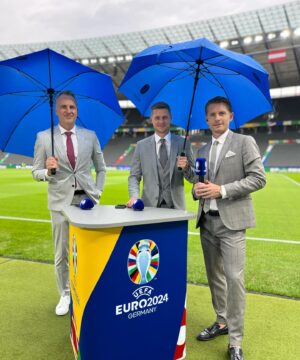 Lukasz Piszczek Instagram - Rozgrzewka przed meczem 🇵🇱vs🇦🇹😊
