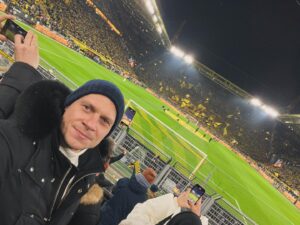 Lukasz Piszczek Instagram - Auf gehts @bvb09 💪🏻