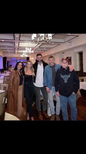Luke Gulbranson Instagram - 2022 was fun and productive! I am so lucky and so blessed! Happy New Year Everyone! #2022