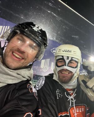 Luke Gulbranson Instagram - Feels like 0 with the wind and I felt like a 12 year old at the outdoor rink all over again. Had a blast wheeling tonight with everyone to open @hockeydaymn best of luck to all the teams playing this weekend! @ryancarter_22 @senorjuanrey thanks for having me. @heypaulfletcher best trade ever! @dannyhendrickson @kinglinguist and I will enjoy this W until next time! The apple from #brianbonin was solid! Well done #whitbearlake so nice meeting everyone! #mn #hockey #hockeydaymn #wheelsup #winterfun