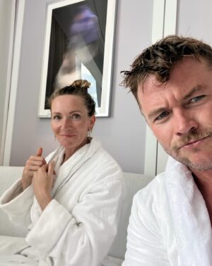 Luke Hemsworth Instagram - Happy anniversary for a couple days ago love!! 🤦‍♂️not sure why you put up with me but I’m glad you do. Love love love you. @thesamanthahemsworth