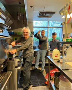 Luke Macfarlane Instagram - More potatoes! Volunteers at @stjamesla working to make sure the unhoused and less fortunate neighbors in our community have turkey, brisket, potatoes, banana pudding, green beans and more this Thanksgiving. Thanks to Tony, Margaret and Father John for all the work they do every week.