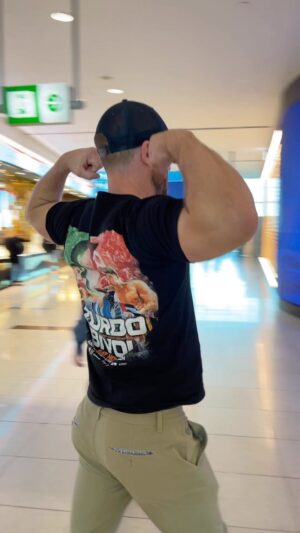 Luke Macfarlane Instagram - Layover in the United Arab Emirates decided to sport my @zurdoramirez t shirt to warm up ground for his big fight November 5th in Abu Dhabi.