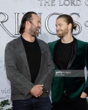 Luke Mitchell Instagram - Fun night last night - thanks for being my date @sullygram77 😘 @lotronprime  #TheRingsOfPower #Premiere
