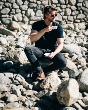 Luke Mitchell Instagram - #AD ☕️ ☕️ @OriginXCoffee ☕️ ☕️

📸: @arkfilms_dp