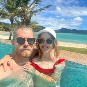 Luke Mitchell Instagram - Hay-man! Thanks for bringing the sun out to play! ☀️🌴💦