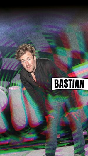 Luke Mockridge Instagram - Bastian 🙏🏻😂

#comedydeutschland #comedyliveshow #humor #funny #lustig #comedy #lustiges #lukemockridge #deutschland