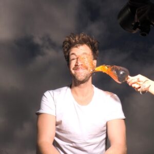 Luke Mockridge Instagram - 35 🎂 

Danke für all die lieben Nachrichten.

Euer Boy wird zwar erwachsen, aber bleibt dankbar und awesome: Wegen der besten Fans, der lustigen Familie, der stabilen Freunde, der nicen Kollegen und dem absoluten Traum-Job! All das in einem Leben… DAS ist das wahre Geschenk! 

Danke, dass du ein Teil davon bist.

Cheers
Luke 

PS gratulieren entweder hier in den Kommentaren oder live auf Tour 🎈

Pics by: @thomasrabsch