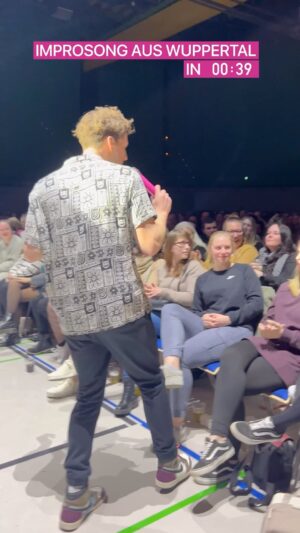 Luke Mockridge Instagram - Song für 12-jähriges Mädchen in Wuppertal 🥹

T R I P P Y JETZT AUF TOUR