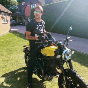 Luke Pasqualino Instagram - Weather like this can mean only one thing... 😎 @ducatiuk @ducati