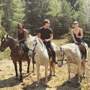 Luke Pasqualino Instagram - If you don’t wear black…you can’t ride with us 😜 perfect way to spend a couple of hours on a gloriously sunny day! Big up @laca_juhasz_ for the valiant steeds x