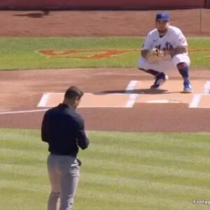 Luke Rockhold Instagram - Tonight brings back so many memories! Best of luck Paulo hope it goes better than your first pitch.

Prudential center has always been fruitful! 

Who’s next?