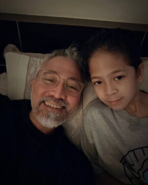 Lukman Sardi Instagram - Mirip nggak ya? 😊🤍