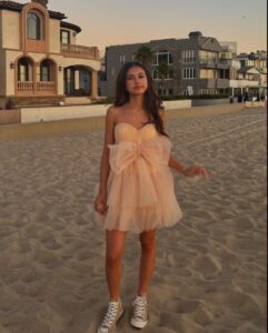 Actress Lumi Pollack HD Instagram Photos and Wallpapers February 2024