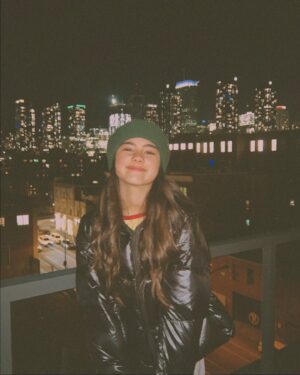 Lumi Pollack Instagram - Bonsoir Montréal 🌃🍁