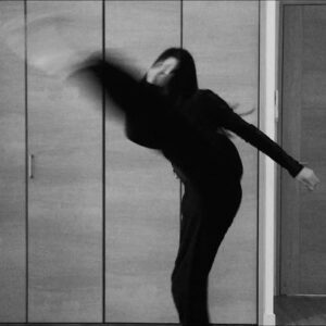 Luna Fujimoto Instagram - Old school katana practice

#katana #kicks #tate #fighttraining #キック #日本刀 #アクション #練習 #殺陣 #殺陣女子 #稽古 #女優 #アクション女優 #lunafujimoto