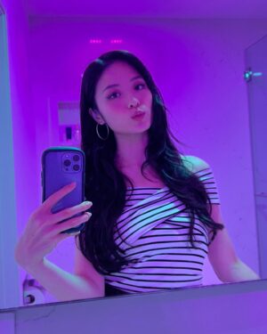 Luna Fujimoto Instagram - I come to this shower room just for making a call. Nothing else
@saemovie 

#bts #filmshoot #shootingday #featurefilm #ロサンゼルス #ハリウッド #女優