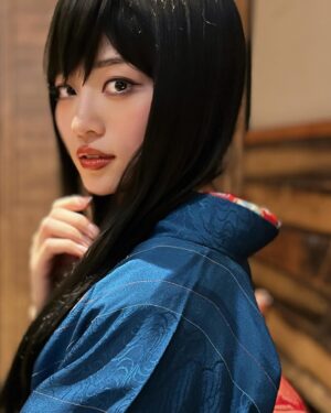 Luna Fujimoto Instagram - Less people wear kimono on a daily basis today as the number of opportunities to wear western clothes increased. The perception of kimono changed from everyday wear to special wear. But It can still be worn as everyday wear, so I often put them on whenever I feel like to dress up a little. Or even taking a walk in a kimono is refreshing. 

#kimono #kimonostyle #kimonolove #japanesefashion #japaneseculture #kimonogirl #actorslife #actresslife #着物女子 #アンティーク着物コーデ #アンティーク着物好き #着物コーディネート #着物でお出かけ #女優 #藤本ルナ