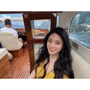 Luna Fujimoto Instagram - Thank you for including me on your special day and being such gracious hosts!! @sweetcil @donnieyenofficial 

#donnieyen #cissywang #italytravel #lakecomoitaly #lakecomoexperience #lakecomoboat