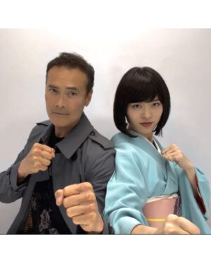 Luna Fujimoto Instagram - Aloha🤙 Had a happy reunion with @dacascosmark in Tokyo. Thank you for spreading good vibes and positive energy❤️ 

#bladeofthe47ronin