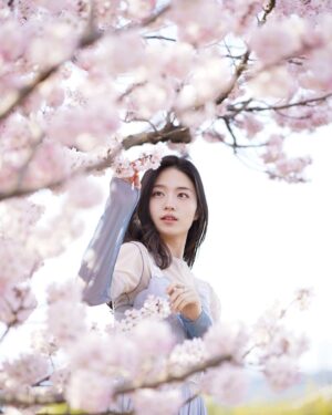 Luna Fujimoto Instagram - Spring vibes🌸

#japan #cherryblossomseason #cherryblossom #springflowers #springday #springvibes #桜 #花見コーデ #春コーデ #春カラー #ポートレート撮影