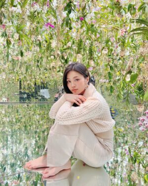 Luna Fujimoto Instagram - Floating Flower Garden🌼🌸

#teamlabplanets #tokyolife #チームラボお台場 #チームラボプラネッツ #東京遊び場 #東京お出かけ #お出かけスポット #映えスポット
