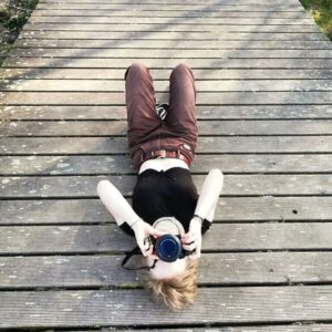 Luna Kuse Instagram - Jugend. Überraschend, spontan, neu, vielseitig, gegensätzlich, anstrengend, rebellisch, euphorisch, chaotisch, wunderschön, abenteuerlich, richtig, philosophisch, grau, bunt, dramatisch, traurig, glücklich, enorm, einnehmend, fehlerhaft, perfekt, gigantisch, impulsiv, lehrreich, ehrlich, nachdenklich, intensiv, episch, verwirrend, erkenntnisreich, interessant.
Voller Leben. Voller Liebe. Voller Freiheit. Alles. Jetzt.
to be continued