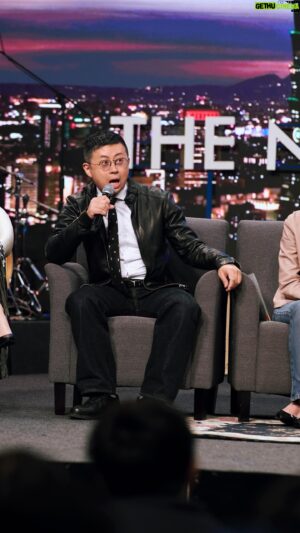 Lung Hor Instagram - 擺脫小綠，時力簽下去
🎬 完整影片請至薩泰爾娛樂 YouTube 收看

點擊 @str_network 主頁連結
訂閱賀瓏夜夜秀最新消息🔔

#賀瓏 @hellohorlung 
#呱吉 @froggychiu 
#王婉諭 @wanyu_npp 
#休息一下馬上回來
