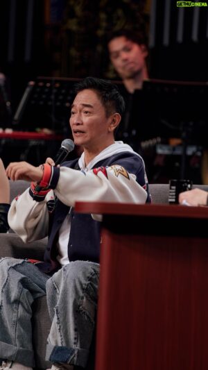 Lung Hor Instagram - 送憲哥喜帖是一定要的
🎬 完整影片請至薩泰爾娛樂 YouTube 收看

#吳宗憲 @jacky_wu60
#賀瓏 @hellohorlung
#賀瓏夜夜秀 #休息一下馬上回來