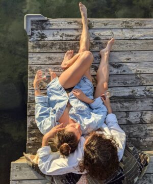 Lunou Zucchini Instagram - Mon  1. Toujours. 👭
#passionchalet #letedemes16ans