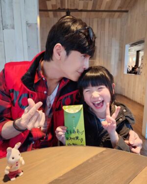 Luo Fei Chang Instagram - 開心與 @gino.t 爸比的下午茶約會❤️
謝謝Gino爸比的新年紅包🧧🤗