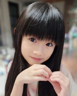 Luo Fei Chang Instagram - 長高仙子要來施魔法了🧚‍♀️
晚安安😴❤️