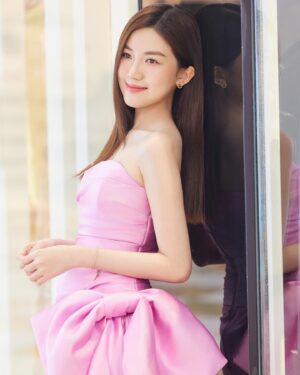 Lương Thanh Instagram - @elise_fashion 🖤