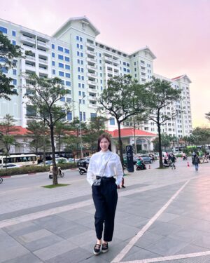 Lương Thanh Instagram - Một ngày gần cuối năm..🌸🌈💙