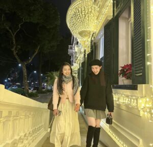 Lương Thanh Instagram - Một trái tim mỉm cười là một trái tim hạnh phúc 🙈😜🥰