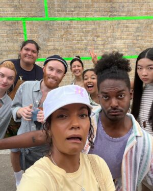 Lyndie Greenwood Instagram - A little #bts from tonight’s episode! I had so much fun shooting this one and working with these fabulous humans. As you can maybe tell by the sweat gleaming on my face, it was a scorcher of a day, but we kind of mostly maintained composure! 

Tonight’s ep “Wall and Piece” written by @msevathomas and directed by @sam_macadam 

#Shelved #ctv