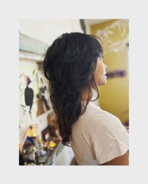 Lyndie Greenwood Instagram - I know these are pics of me (💁🏽‍♀️) but this is an appreciation post for my amazing Hair Witch and dear friend @niccijeanjoneshair - I love you Nicci 🧡

Repost from @niccijeanjoneshair
•
Sometimes someone really special comes into your life and you both just get it. #jones29palms #highdeserthair #highdeserthairwitch #friendship #makelove #dontwait @lyndiegreenwood