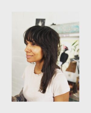 Lyndie Greenwood Instagram - I know these are pics of me (💁🏽‍♀️) but this is an appreciation post for my amazing Hair Witch and dear friend @niccijeanjoneshair - I love you Nicci 🧡

Repost from @niccijeanjoneshair
•
Sometimes someone really special comes into your life and you both just get it. #jones29palms #highdeserthair #highdeserthairwitch #friendship #makelove #dontwait @lyndiegreenwood