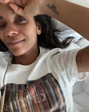 Lyndie Greenwood Instagram - Thank you to everyone who watched the #Shelved premiere last night on @ctv !! After an epic day of press and excitement, I’m feeling tired and oh so grateful. Even wore my t-shirt to bed 🥰
Love y’all 🧡🧡🧡