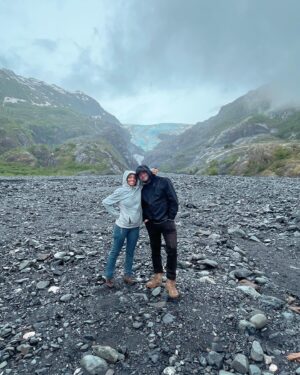 Lyndie Greenwood Instagram - Been having a hard time interacting with this app lately. With so much going on in the world, what can I possibly post? But I think it’s important to recognize when there is joy and to have gratitude. And so, reflecting on summer, I’m so grateful for the time I had with Ben’s family in Alaska to celebrate his cousin’s marriage. I didn’t get any pics of the wedding (derp), but look at this magical place! I can’t wait to get back there someday. 

#anchorage #seward #sewardalaska #exitglacier