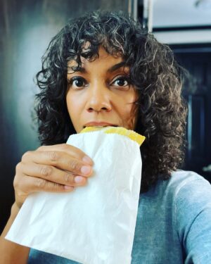 Lyndie Greenwood Instagram - That’s a wrap on SHELVED - season 1!! 

I had an absolute blast with this incredible cast and crew. This project is so special and I cannot wait to share it with you all!! 

I was looking through my phone for pics to post that don’t give anything anyway, and apparently that mostly leaves photos of me eating… 🤷🏽‍♀️🤦🏽‍♀️

So much love to @aqfarrell @counterfeitpics @ctv and everyone else who made this beautiful thing happen!! Until next time ❤️

#Shelved