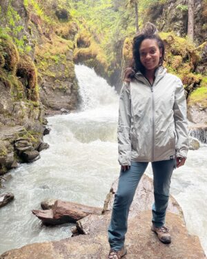 Lyndie Greenwood Instagram - Been having a hard time interacting with this app lately. With so much going on in the world, what can I possibly post? But I think it’s important to recognize when there is joy and to have gratitude. And so, reflecting on summer, I’m so grateful for the time I had with Ben’s family in Alaska to celebrate his cousin’s marriage. I didn’t get any pics of the wedding (derp), but look at this magical place! I can’t wait to get back there someday. 

#anchorage #seward #sewardalaska #exitglacier