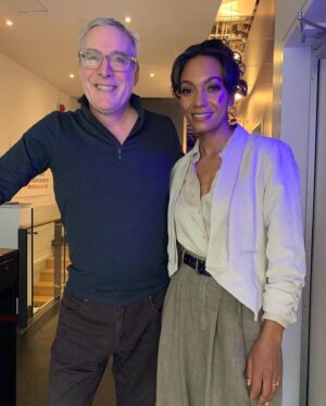 Lyndie Greenwood Instagram - Today’s the day!! Catch #Shelved tonight! 

Repost from @ctv_pr

•
Ahead of tonight’s series premiere of the new #CTV Original Comedy #Shelved airing at 9:30 pm ET/PT on @CTV, series star @lyndiegreenwood (who plays Wendy Yarmouth) stopped by Bell Media Studios in Toronto for a full press day.
 
Created and executive produced by @aqfarrell, @shelved_tv airs Mondays at 9:30 pm ET/PT on @CTV, CTV.ca and the CTV app.
 
(CBC Photo Credit: Vivian Rashotte, Q with Tom Power)

Amazing hair by @janetjacksonhairstylist and gorgeous makeup by @francelinegraham ❤️