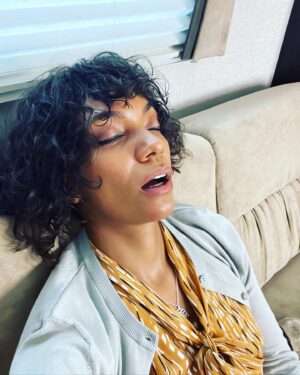 Lyndie Greenwood Instagram - That’s a wrap on SHELVED - season 1!! 

I had an absolute blast with this incredible cast and crew. This project is so special and I cannot wait to share it with you all!! 

I was looking through my phone for pics to post that don’t give anything anyway, and apparently that mostly leaves photos of me eating… 🤷🏽‍♀️🤦🏽‍♀️

So much love to @aqfarrell @counterfeitpics @ctv and everyone else who made this beautiful thing happen!! Until next time ❤️

#Shelved